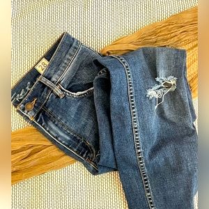 WE THE FREE Distressed Destroyed Fringe Frayed Asymetrical Hem Skinny Jeans 28
